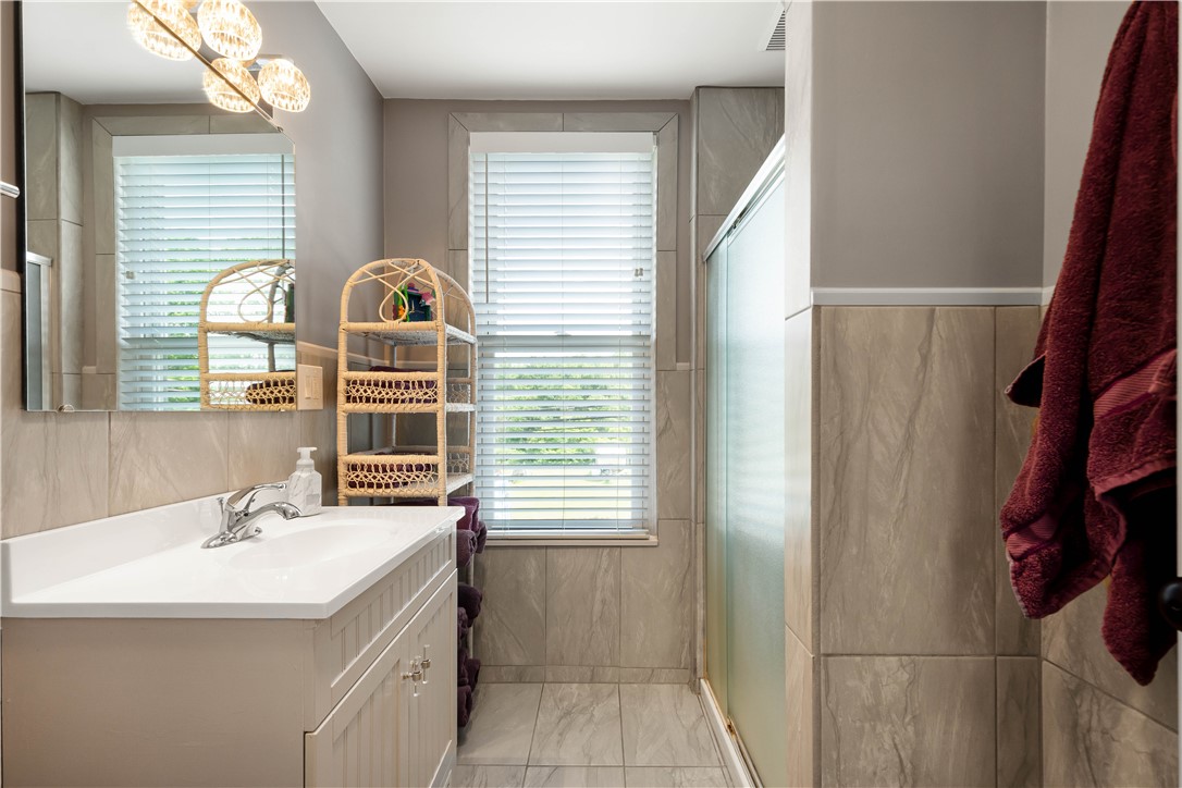 Coraopolis, Pennsylvania 15108, United States, 4 Bedrooms Bedrooms, ,2 BathroomsBathrooms,Residential,Active,163799