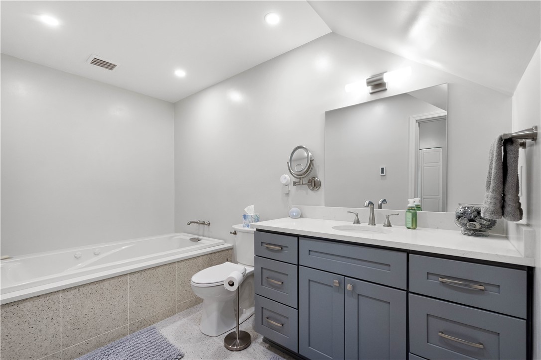 Coraopolis, Pennsylvania 15108, United States, 4 Bedrooms Bedrooms, ,2 BathroomsBathrooms,Residential,Active,163799