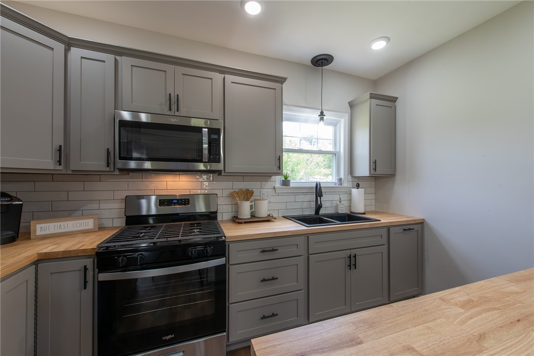 Gilpin Twp, Pennsylvania 15656, United States, 3 Bedrooms Bedrooms, ,2 BathroomsBathrooms,Residential,Active,169617