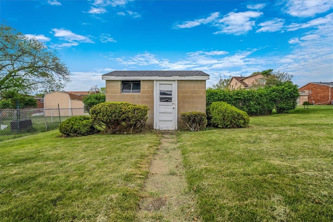 2730 Bertha Street St, Bethel Park, Pennsylvania image 37