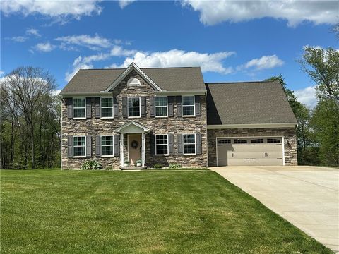 Photo of 113 Oakwood Dr, Butler, PA 16002 (MLS # 1752645)
