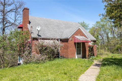 Homes For Sale - 321 Apache Dr Dr<br/> Monessen, PA 15062