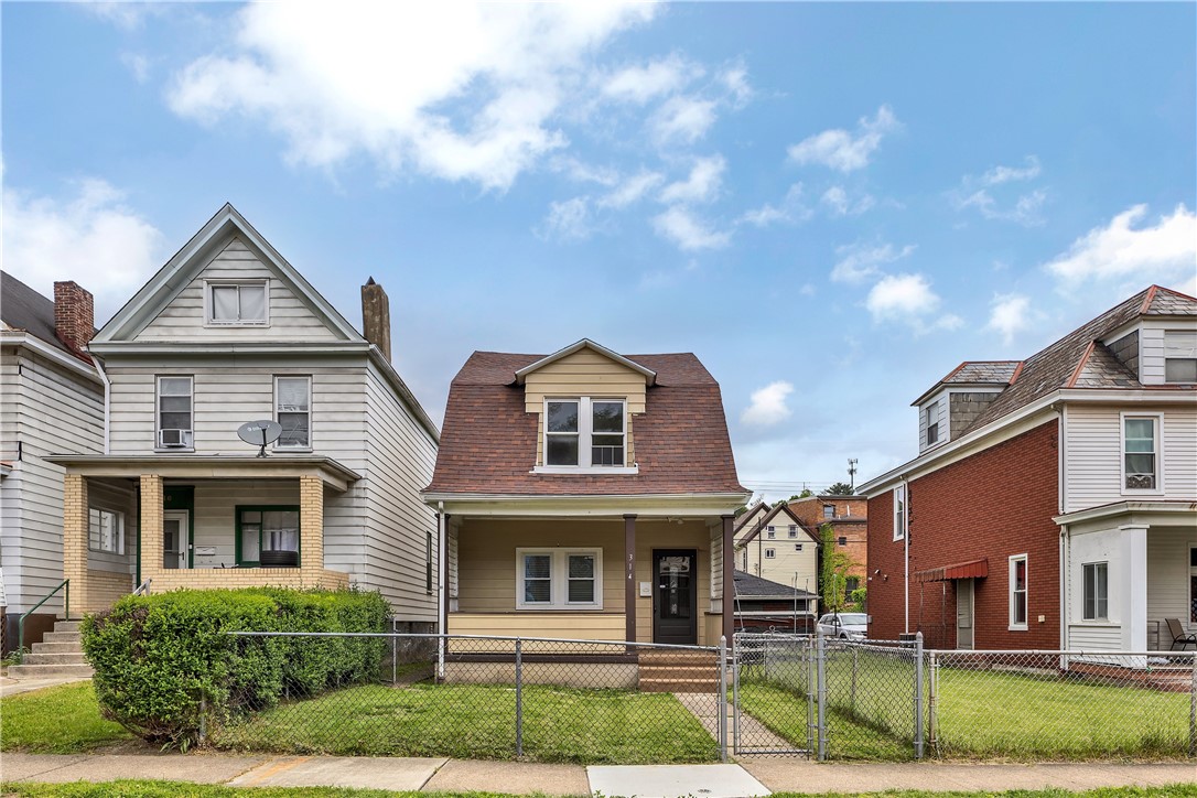 Photo 1 of 27 — 314 Grove St, McKees Rocks, PA 15136