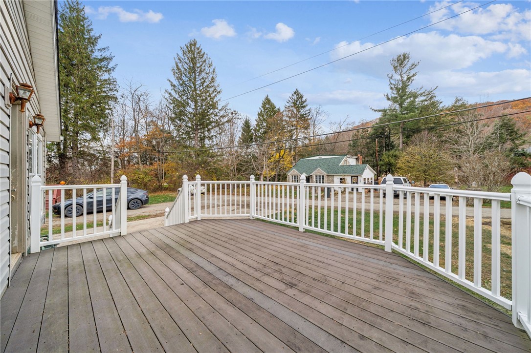 Ligonier Twp, Pennsylvania 15655, United States, 3 Bedrooms Bedrooms, ,2 BathroomsBathrooms,Residential,Active,243136