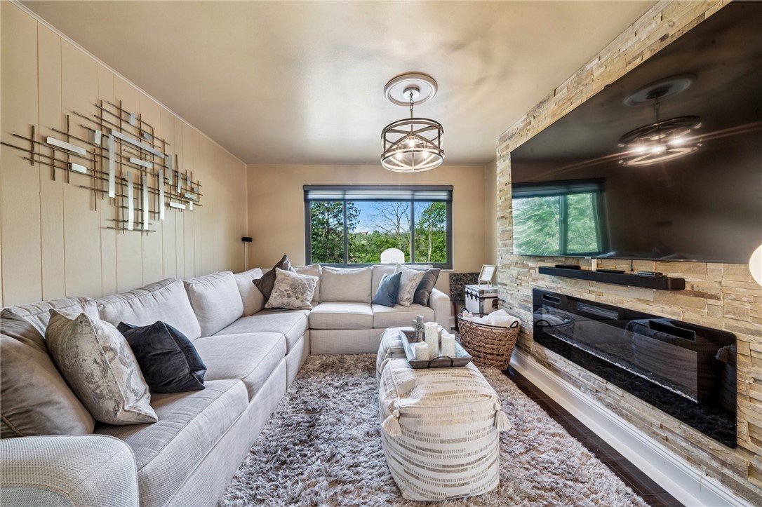 Penn Hills, Pennsylvania 15235, United States, 5 Bedrooms Bedrooms, ,3 BathroomsBathrooms,Residential,Active,138724