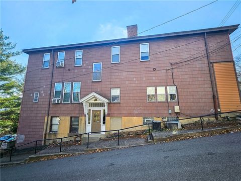 Photo of 201 Amabell St, Pittsburgh, PA 15211 (MLS # 1728967)