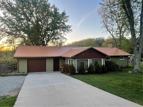 Photo of 615 Westerly Ln, Ligonier, PA 15658 (MLS # 1750726)