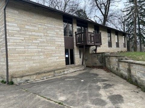 Photo of 246 Edison St, Uniontown, PA 15401 (MLS # 1751950)