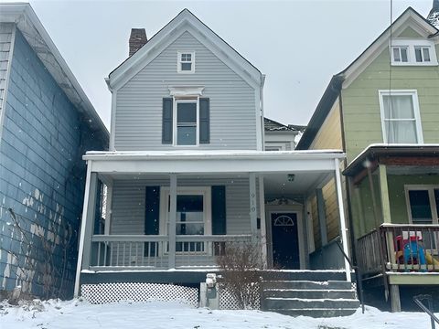 Homes For Sale - 910 9th Ave Ave<br/> Beaver Falls, PA 15010