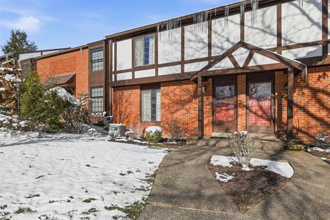 Photo of 612 Sewickley Heights Dr, Sewickley, PA 15143 (MLS # 1744326)