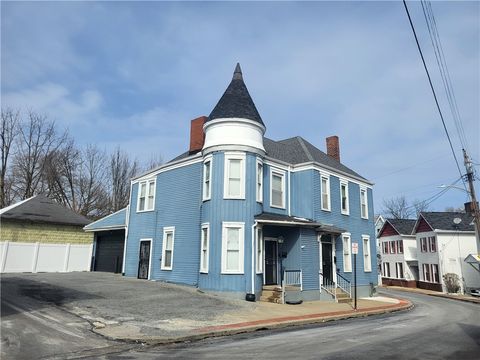 Photo of 438 S Maple Ave, Greensburg, PA 15601 (MLS # 1744369)