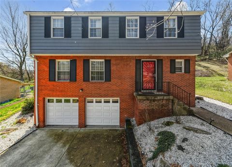 Photo of 113 Thornberry Dr, Penn Hills, PA 15235 (MLS # 1746671)