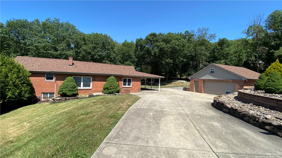 40 Oak Ln, Youngwood, Pennsylvania image 1