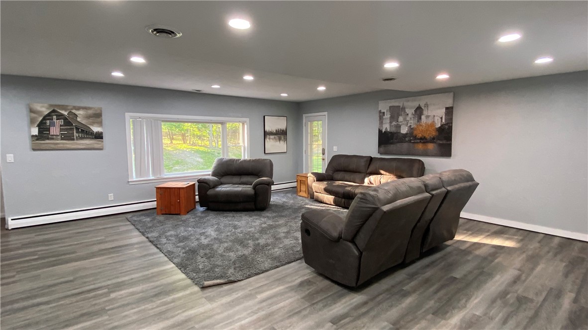 40 Oak Ln, Youngwood, Pennsylvania image 3