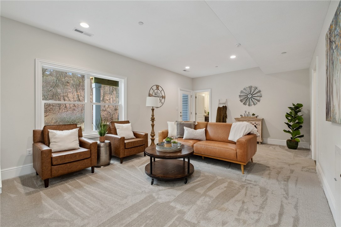 Marshall, Pennsylvania 15090, United States, 4 Bedrooms Bedrooms, ,4 BathroomsBathrooms,Residential,Active,11405