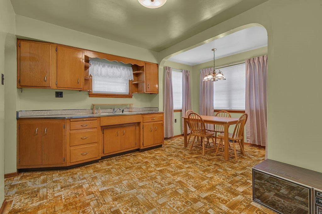 324 Pleasant Drive