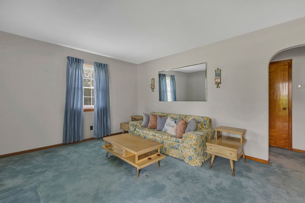 324 Pleasant Drive