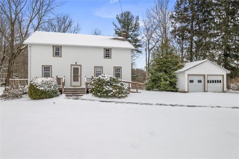 Photo of 147 Fredonia Hadley Rd, Fredonia, PA 16124 (MLS # 1737580)