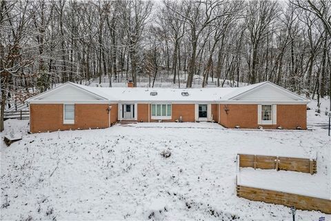 Photo of 507 Buttermilk Ln, Bradford Woods, PA 15015 (MLS # 1736293)
