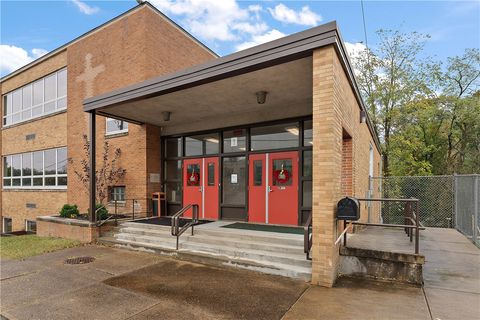 Photo of 3953 Kirk Ave, Allison Park, PA 15101 (MLS # 1724322)