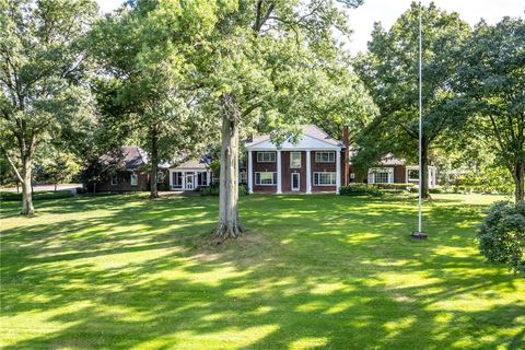 Photo of 169 Country Club Rd, Sewickley, PA 15143 (MLS # 1744646)