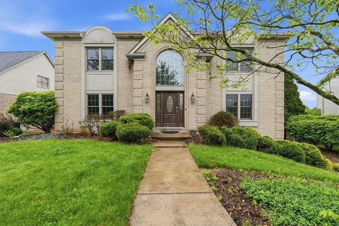 Photo of 9036 Audubon Dr, Gibsonia, PA 15044 (MLS # 1751935)