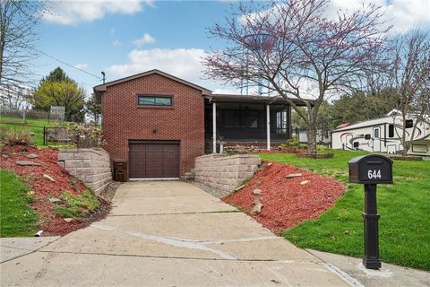 Photo of 644 Grange Dr, Apollo, PA 15613 (MLS # 1747245)
