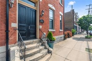 2315 Sarah St