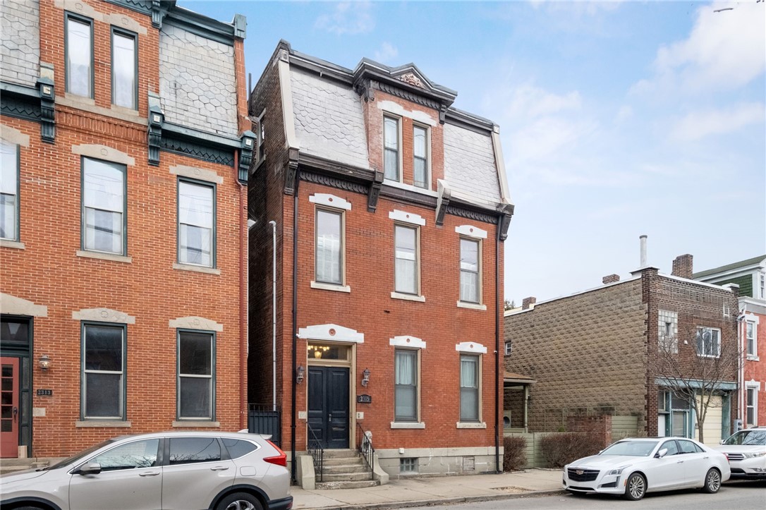 2315 Sarah St