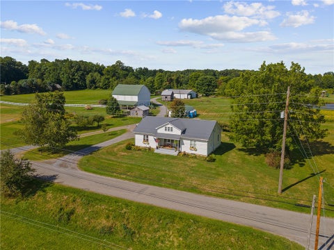 Homes For Sale - 206 Lee Road<br/> Springfield Twp, PA 16127