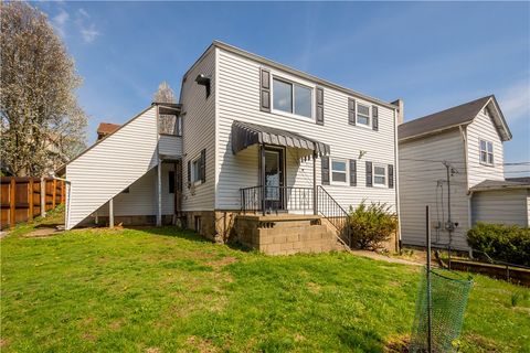 Photo of 912 Hillsboro St, Pittsburgh, PA 15204 (MLS # 1757883)