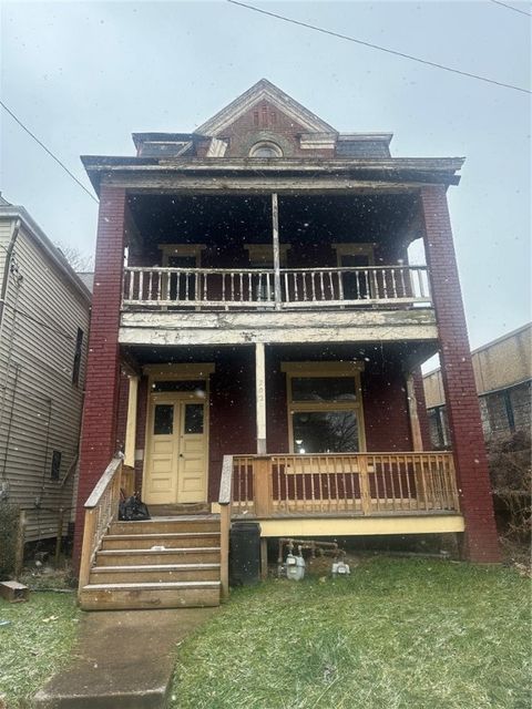 Photo of 702 Whitney Ave, Pittsburgh, PA 15221 (MLS # 1736778)