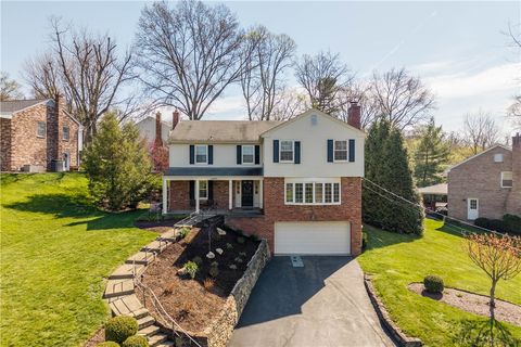 1285 Greystone Dr Upper St Clair PA 15241