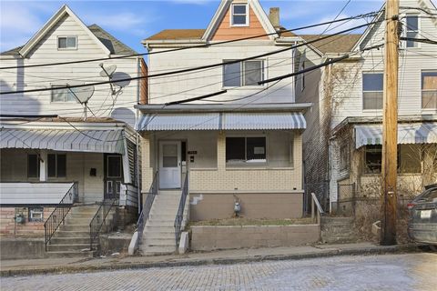 Photo of 764 Mary St, Mc Kees Rocks, PA 15136 (MLS # 1738807)