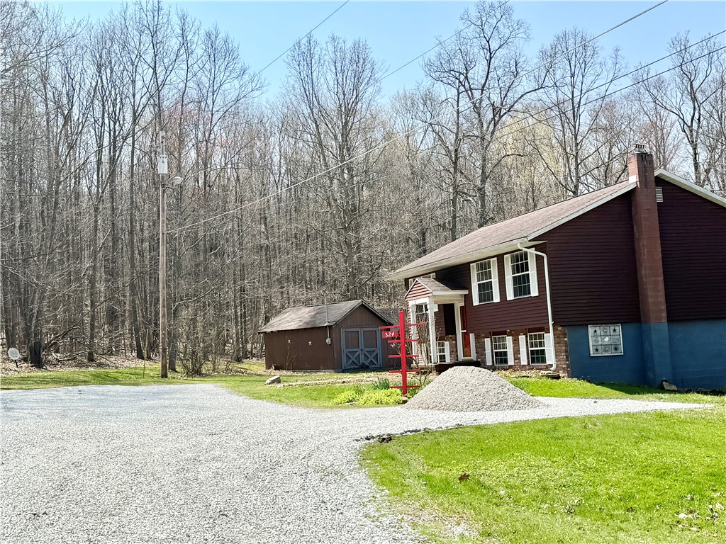 Ligonier Twp, Pennsylvania 15658, United States, 2 Bedrooms Bedrooms, ,1 BathroomBathrooms,Residential,Contingent,112742