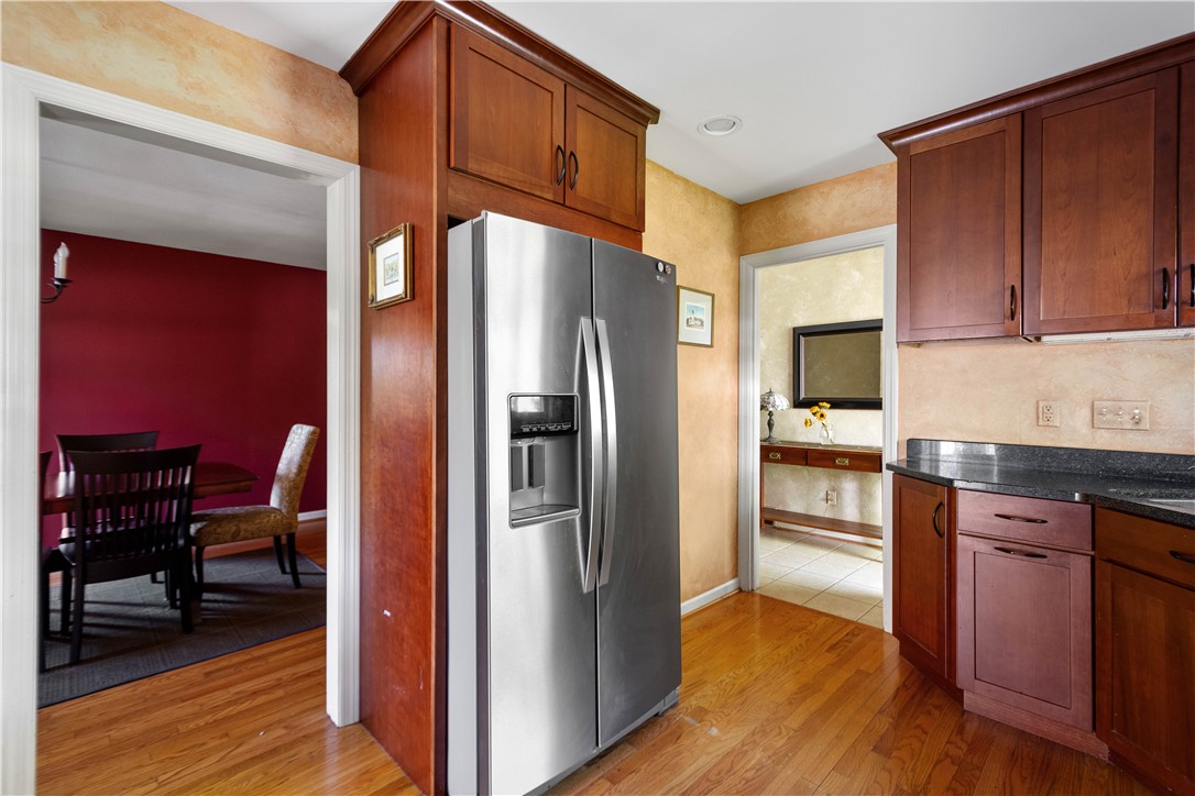 Mt. Lebanon, Pennsylvania 15228, United States, 4 Bedrooms Bedrooms, ,3 BathroomsBathrooms,Residential,Contingent,159997