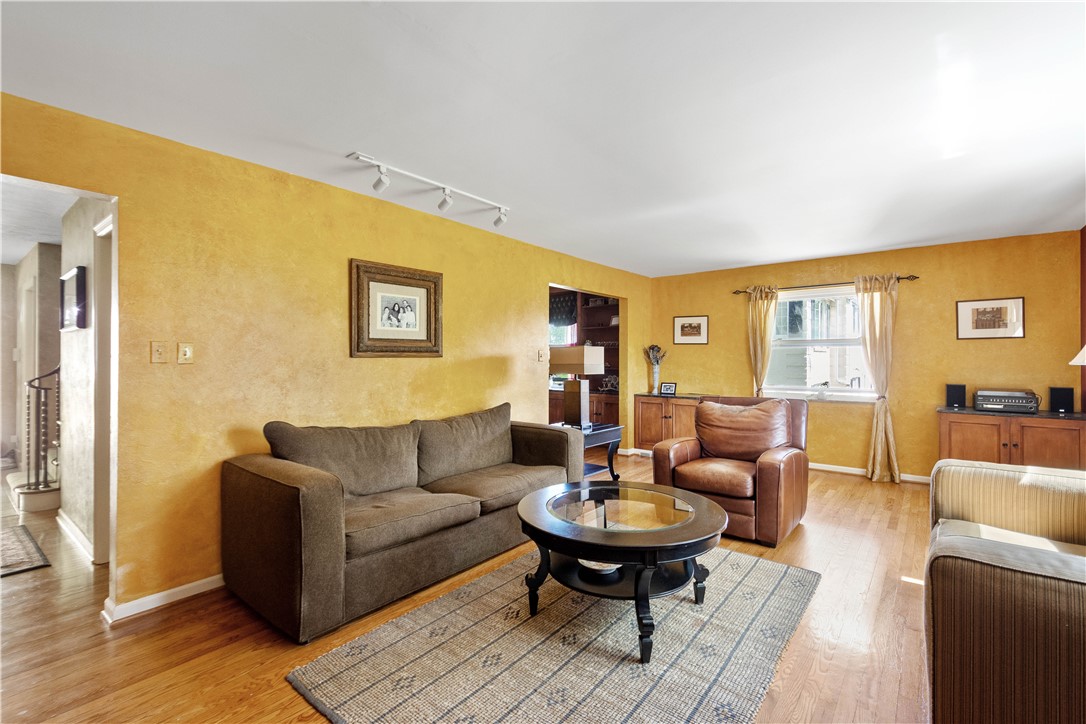 Mt. Lebanon, Pennsylvania 15228, United States, 4 Bedrooms Bedrooms, ,3 BathroomsBathrooms,Residential,Contingent,159997