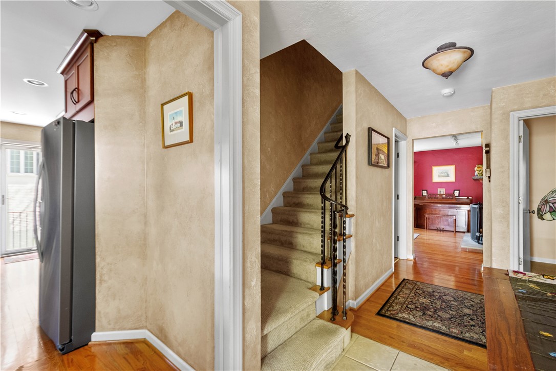 Mt. Lebanon, Pennsylvania 15228, United States, 4 Bedrooms Bedrooms, ,3 BathroomsBathrooms,Residential,Contingent,159997