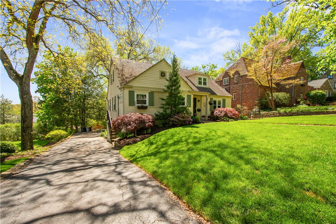 Mt. Lebanon, Pennsylvania 15228, United States, 4 Bedrooms Bedrooms, ,3 BathroomsBathrooms,Residential,Contingent,159997