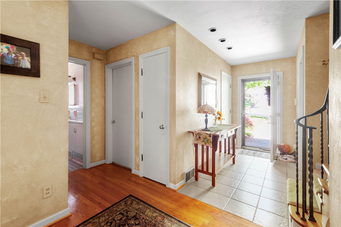 Mt. Lebanon, Pennsylvania 15228, United States, 4 Bedrooms Bedrooms, ,3 BathroomsBathrooms,Residential,Contingent,159997