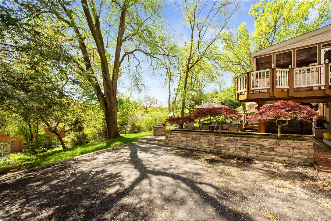Mt. Lebanon, Pennsylvania 15228, United States, 4 Bedrooms Bedrooms, ,3 BathroomsBathrooms,Residential,Contingent,159997