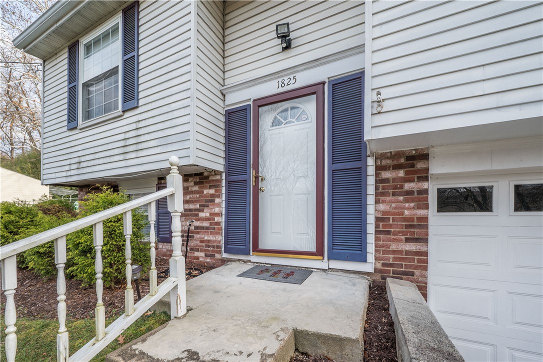 South Park, Pennsylvania 15129, United States, 3 Bedrooms Bedrooms, ,2 BathroomsBathrooms,Residential,Contingent,252272