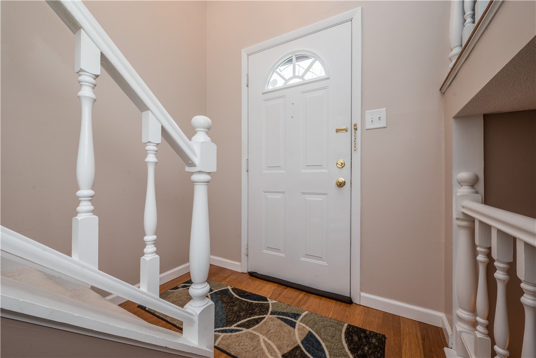 South Park, Pennsylvania 15129, United States, 3 Bedrooms Bedrooms, ,2 BathroomsBathrooms,Residential,Contingent,252272