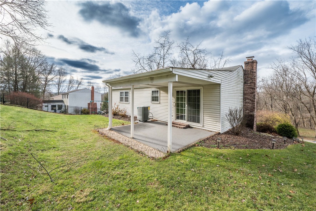 South Park, Pennsylvania 15129, United States, 3 Bedrooms Bedrooms, ,2 BathroomsBathrooms,Residential,Contingent,252272