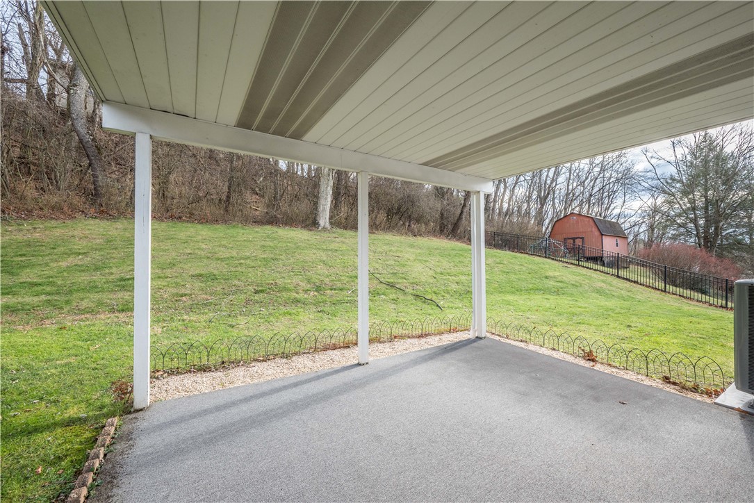 South Park, Pennsylvania 15129, United States, 3 Bedrooms Bedrooms, ,2 BathroomsBathrooms,Residential,Contingent,252272