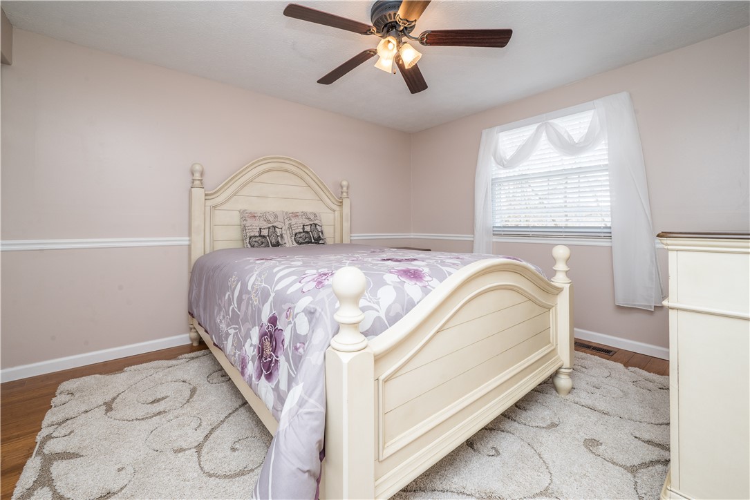 South Park, Pennsylvania 15129, United States, 3 Bedrooms Bedrooms, ,2 BathroomsBathrooms,Residential,Contingent,252272