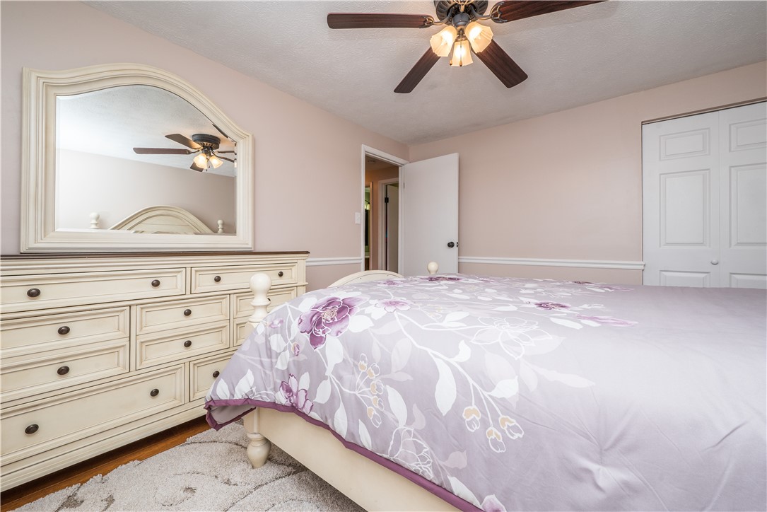 South Park, Pennsylvania 15129, United States, 3 Bedrooms Bedrooms, ,2 BathroomsBathrooms,Residential,Contingent,252272