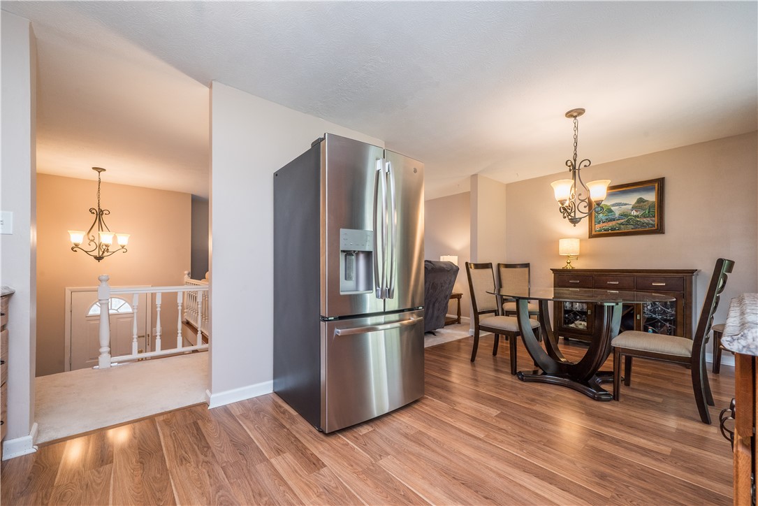 South Park, Pennsylvania 15129, United States, 3 Bedrooms Bedrooms, ,2 BathroomsBathrooms,Residential,Contingent,252272