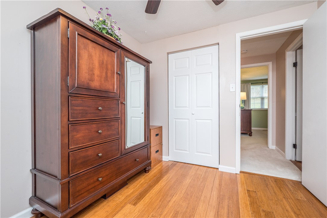 South Park, Pennsylvania 15129, United States, 3 Bedrooms Bedrooms, ,2 BathroomsBathrooms,Residential,Contingent,252272