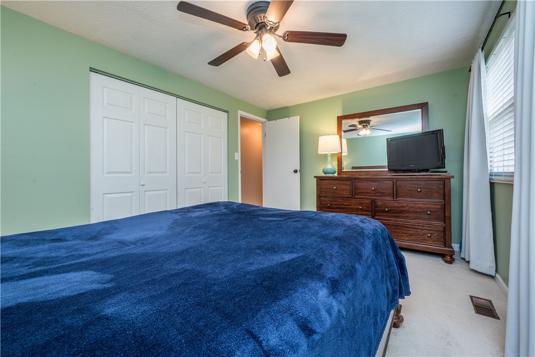 South Park, Pennsylvania 15129, United States, 3 Bedrooms Bedrooms, ,2 BathroomsBathrooms,Residential,Contingent,252272